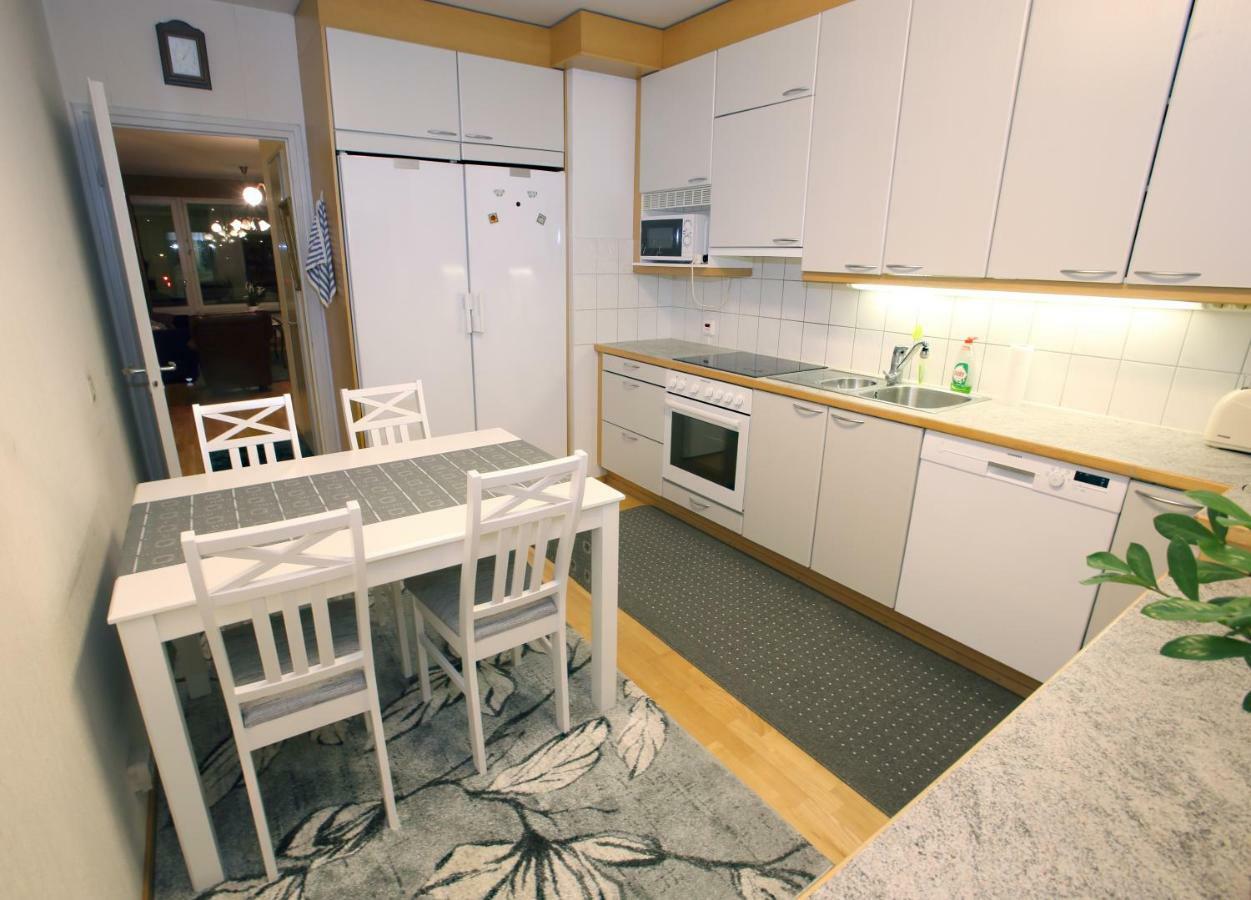 Michelle Center Apartment โรวานิเอมิ ภายนอก รูปภาพ